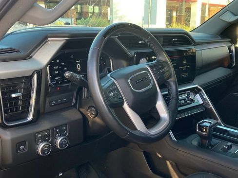 Used 2025 GMC Sierra 1500 Denali AWD/4WD image 7