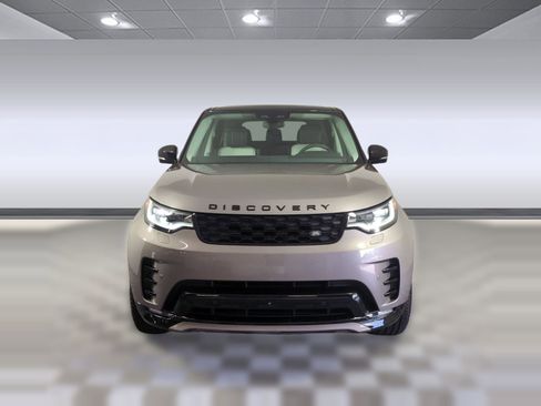 Used 2025 Land Rover Discovery Dynamic SE image 6