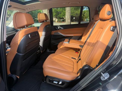 Used 2022 BMW X7 xDrive40i w/ Executive Package AWD/4WD image 14