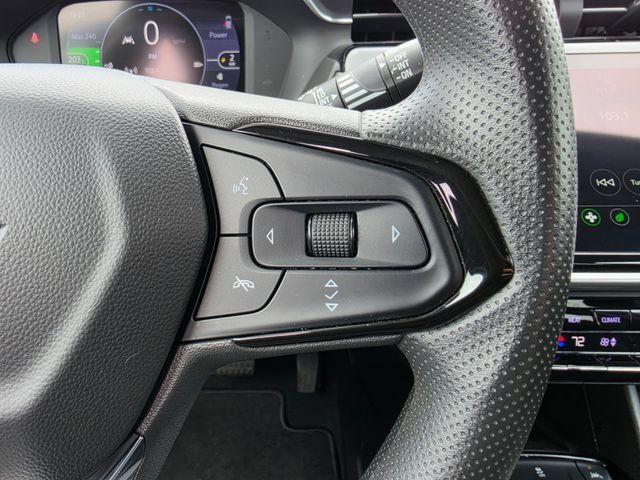 Used 2023 Chevrolet Bolt EUV LT FWD image 26