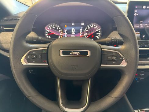 Used 2023 Jeep Compass Sport AWD/4WD image 36