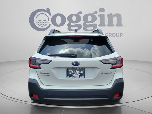 Used 2025 Subaru Outback AWD/4WD image 4
