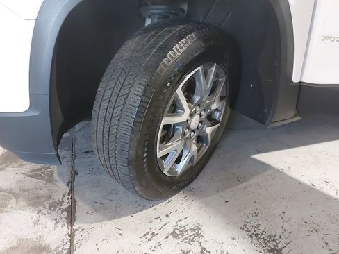 Used 2023 GMC Acadia SLE w/ Driver Convenience Package FWD image 34