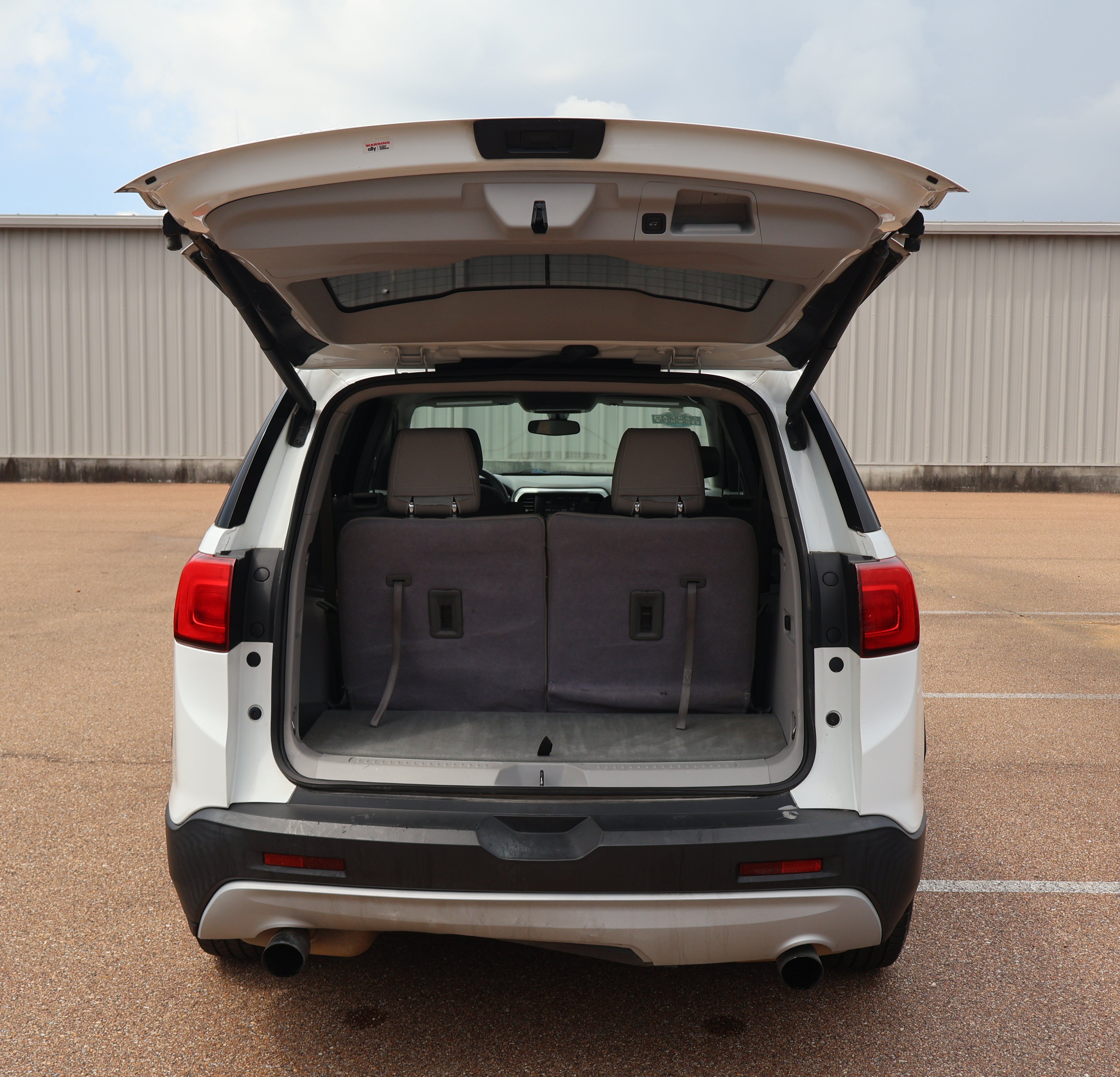 Used 2019 GMC Acadia SLE FWD image 15