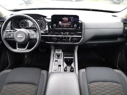 Certified 2025 Nissan Pathfinder SV FWD image 24