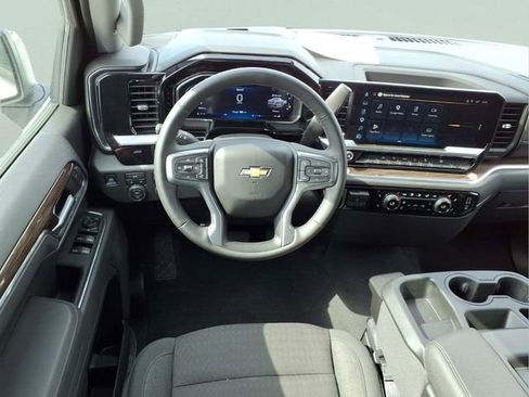 Used 2026 Chevrolet Silverado 1500 LT AWD/4WD image 4