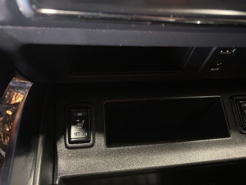 Used 2018 Nissan Titan SL w/ Midnight Edition AWD/4WD image 34