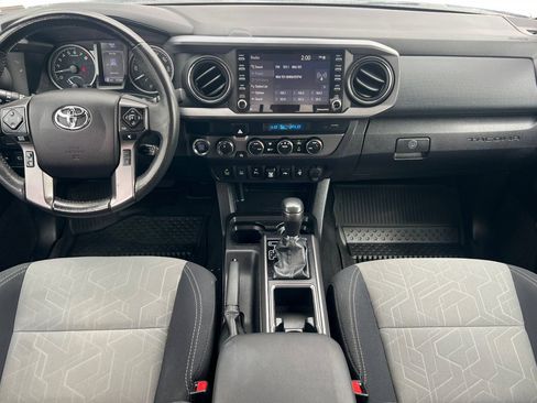 Used 2021 Toyota Tacoma TRD Off-Road w/ Technology Package AWD/4WD image 10