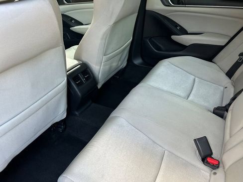 Used 2018 Honda Accord EX image 12