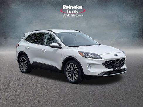 Used 2020 Ford Escape Titanium FWD image 3