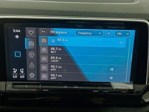 Used 2024 Volkswagen Atlas SE w/ Black Wheel Package FWD image 21