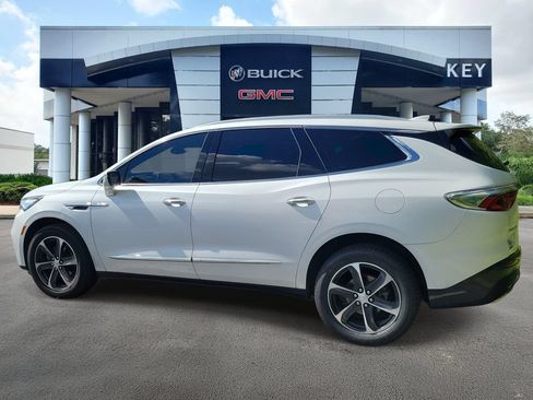 Used 2022 Buick Enclave Essence w/ Experience Buick Package FWD image 4