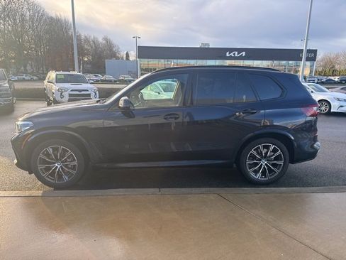 Used 2022 BMW X5 xDrive40i w/ M Sport Package image 3