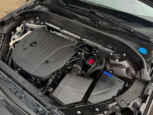 Used 2025 Volvo XC60 B5 Plus image 29