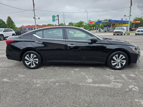 Used 2024 Nissan Altima 2.5 S image 2