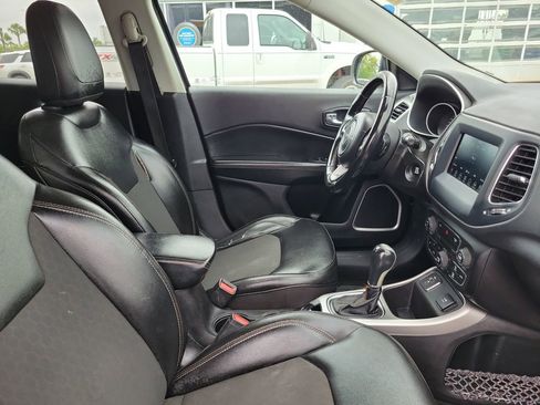 Used 2020 Jeep Compass Latitude FWD image 36
