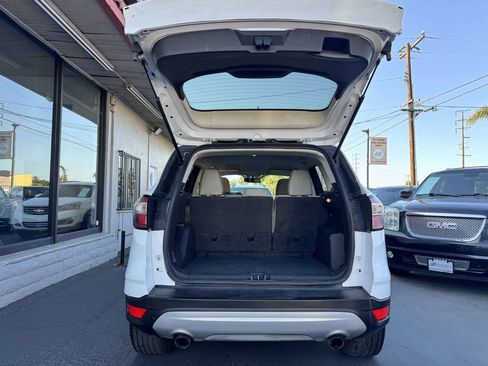 Used 2017 Ford Escape SE FWD image 25