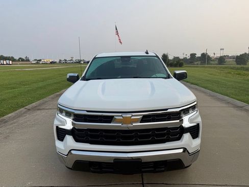 Used 2024 Chevrolet Silverado 1500 LT AWD/4WD image 14