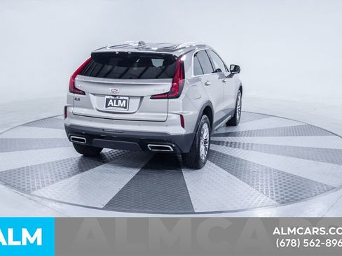 Used 2025 Cadillac XT4 Premium Luxury FWD image 9