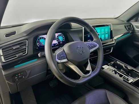 Certified 2025 Volkswagen Atlas Cross Sport SEL AWD/4WD image 33