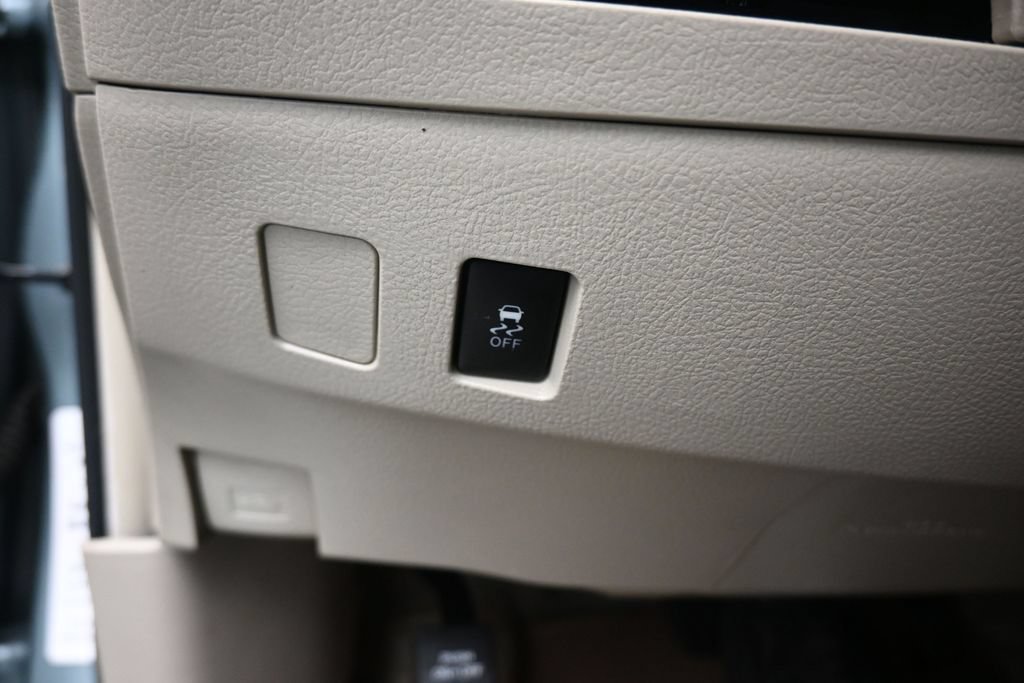 Used 2011 Toyota Camry LE w/ LE Extra-Value Pkg FWD image 23