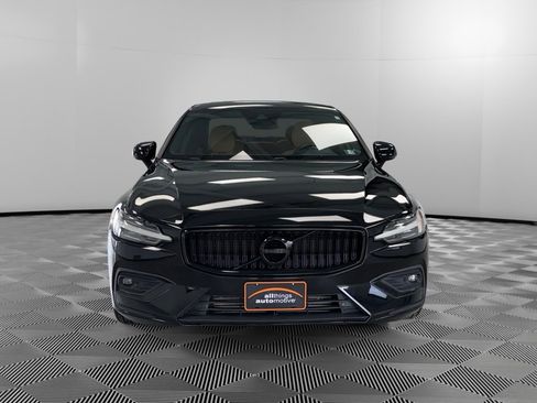 Used 2020 Volvo S60 T6 Inscription image 3