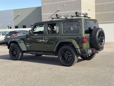 Used 2021 Jeep Wrangler Unlimited Sahara w/ Cold Weather Group AWD/4WD image 8