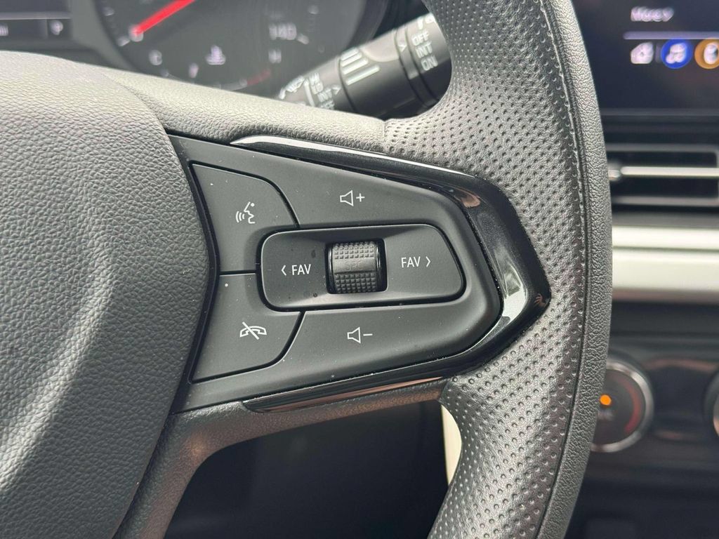Used 2026 Chevrolet Trax LS FWD image 24