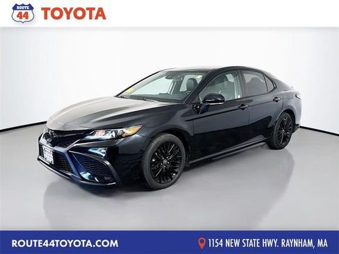 Used 2022 Toyota Camry SE w/ Convenience Package FWD image 1