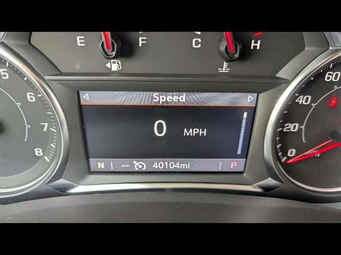 Used 2024 GMC Terrain SLT image 11