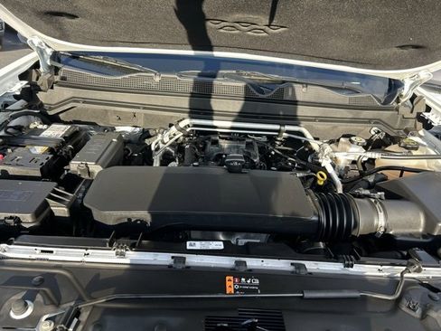 Used 2024 Chevrolet Colorado LT image 11