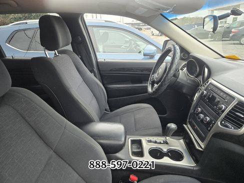 Used 2012 Jeep Grand Cherokee Laredo w/ Laredo E Group image 2
