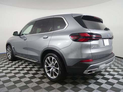 Certified 2026 BMW X5 sDrive40i w/ Premium Package RWD image 3