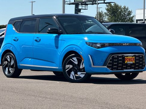 Used 2023 Kia Soul GT-Line FWD image 2