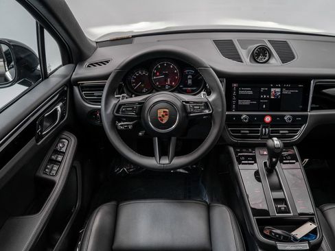 Certified 2026 Porsche Macan AWD/4WD image 14