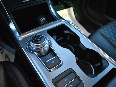 Used 2024 Ford Edge Titanium image 26