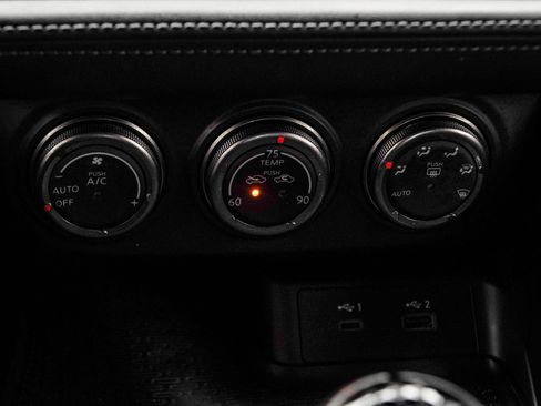 Used 2024 Nissan Z Performance w/ Floor Mat Package image 24