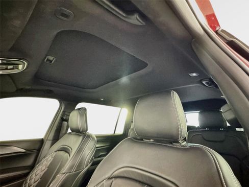 Used 2023 Jeep Grand Cherokee L Altitude AWD/4WD image 15