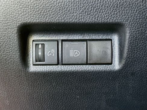 Used 2023 Toyota RAV4 XLE AWD/4WD image 17