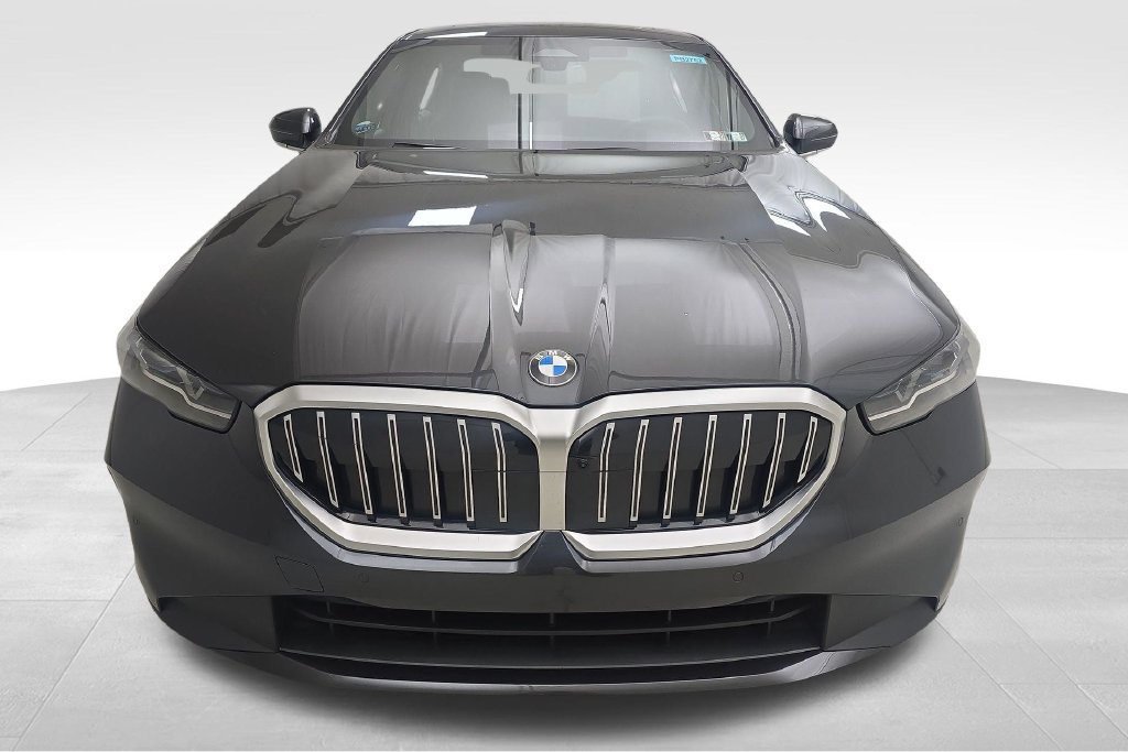 Used 2024 BMW 530i xDrive w/ Premium Package AWD/4WD image 3