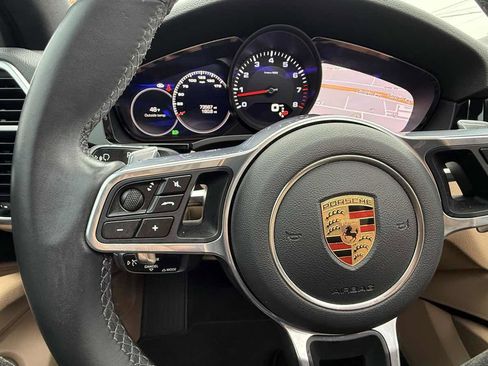 Used 2019 Porsche Cayenne image 18