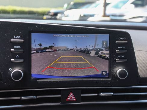 Used 2023 Hyundai Elantra SEL FWD image 32