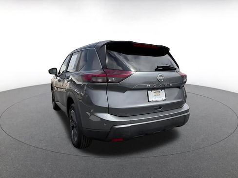 Used 2025 Nissan Rogue SV FWD image 11