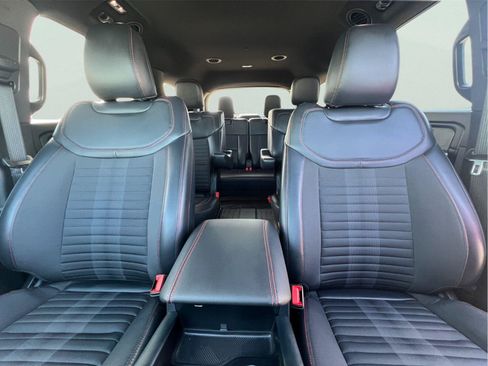 Certified 2026 Ford Explorer ST-Line w/ ST-Line Street Pack RWD image 36
