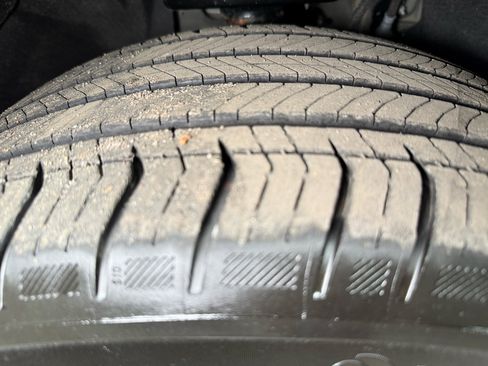 Used 2025 Chevrolet Equinox EV LT image 35