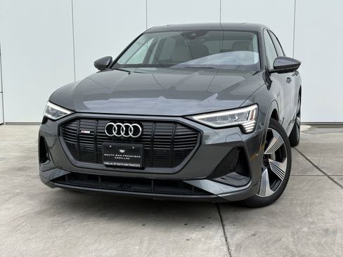 Used 2021 Audi e-tron Prestige w/ Prestige Package image 1