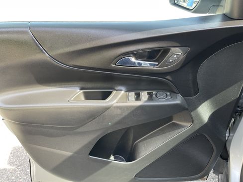 Used 2022 Chevrolet Equinox LT AWD/4WD image 12