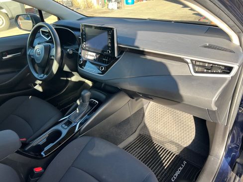 Used 2021 Toyota Corolla LE image 16