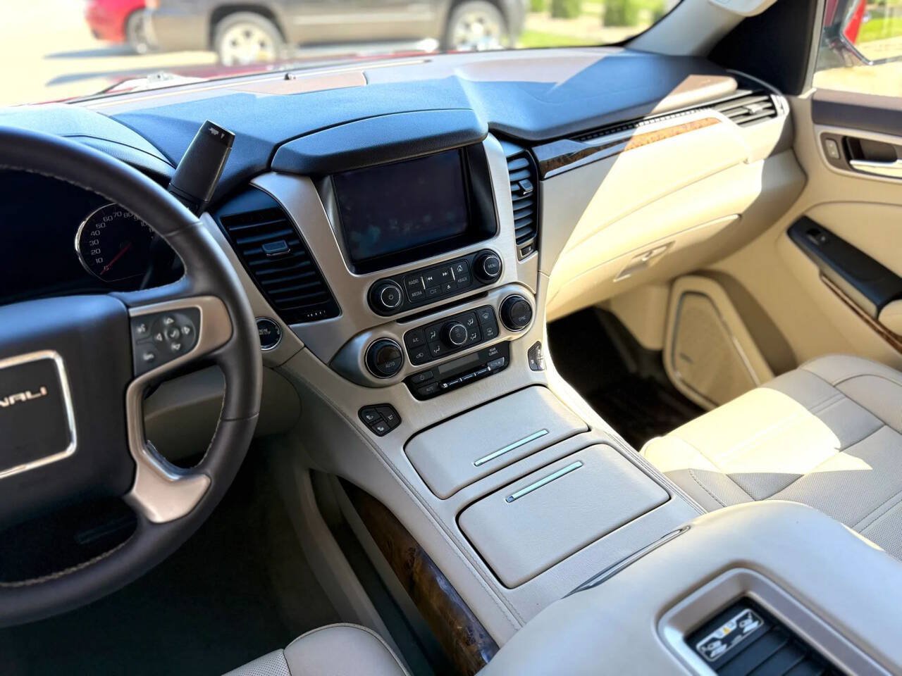 Used 2016 GMC Yukon Denali w/ Open Road Package AWD/4WD image 19