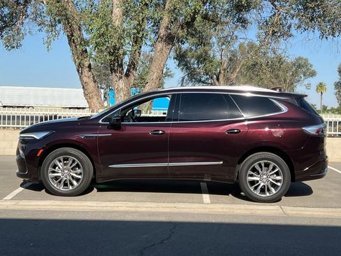 Used 2023 Buick Enclave Avenir w/ Avenir Technology Package image 2